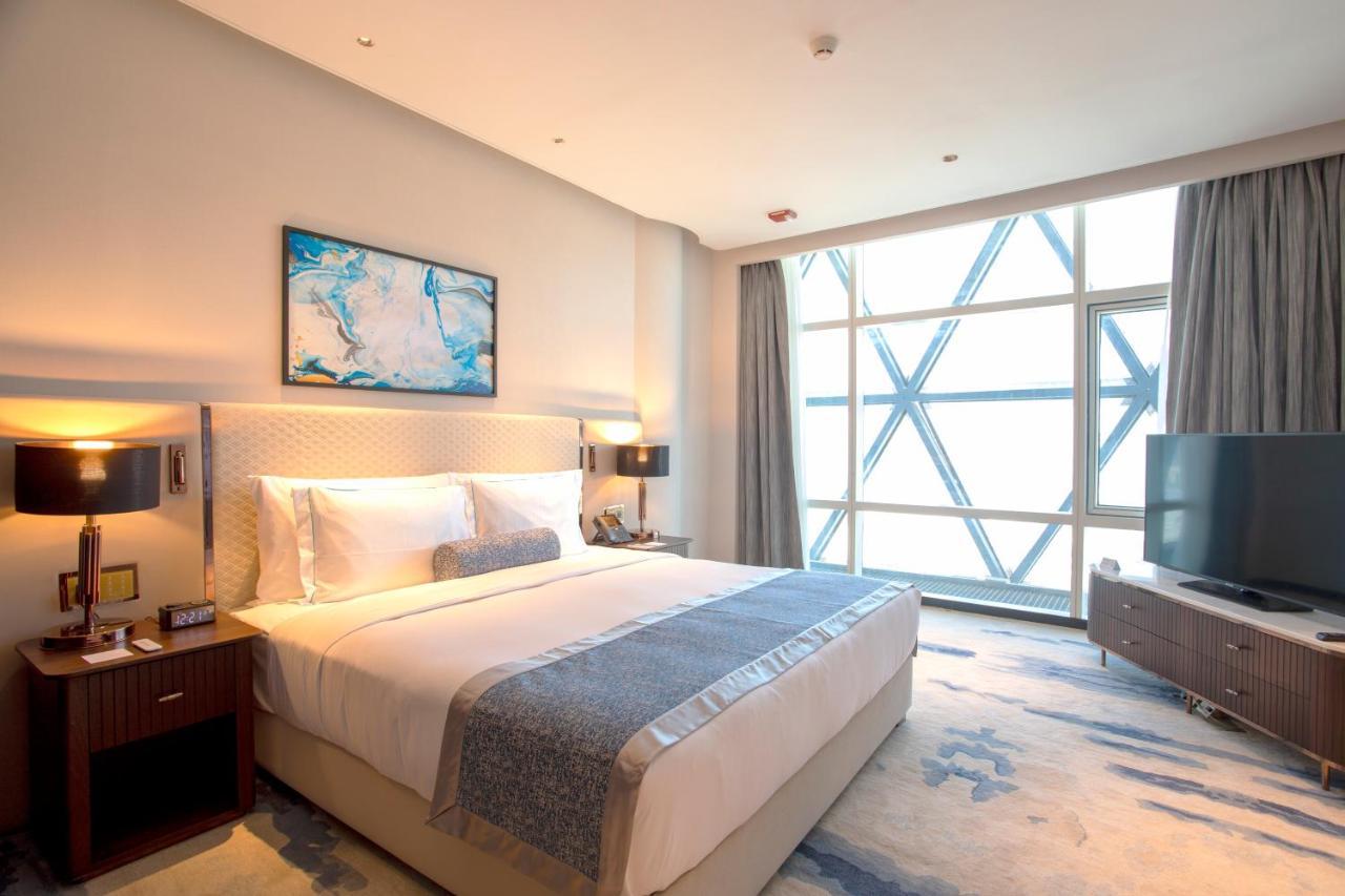 Century Marina Hotel - Lusail Exteriör bild A bedroom at the hotel