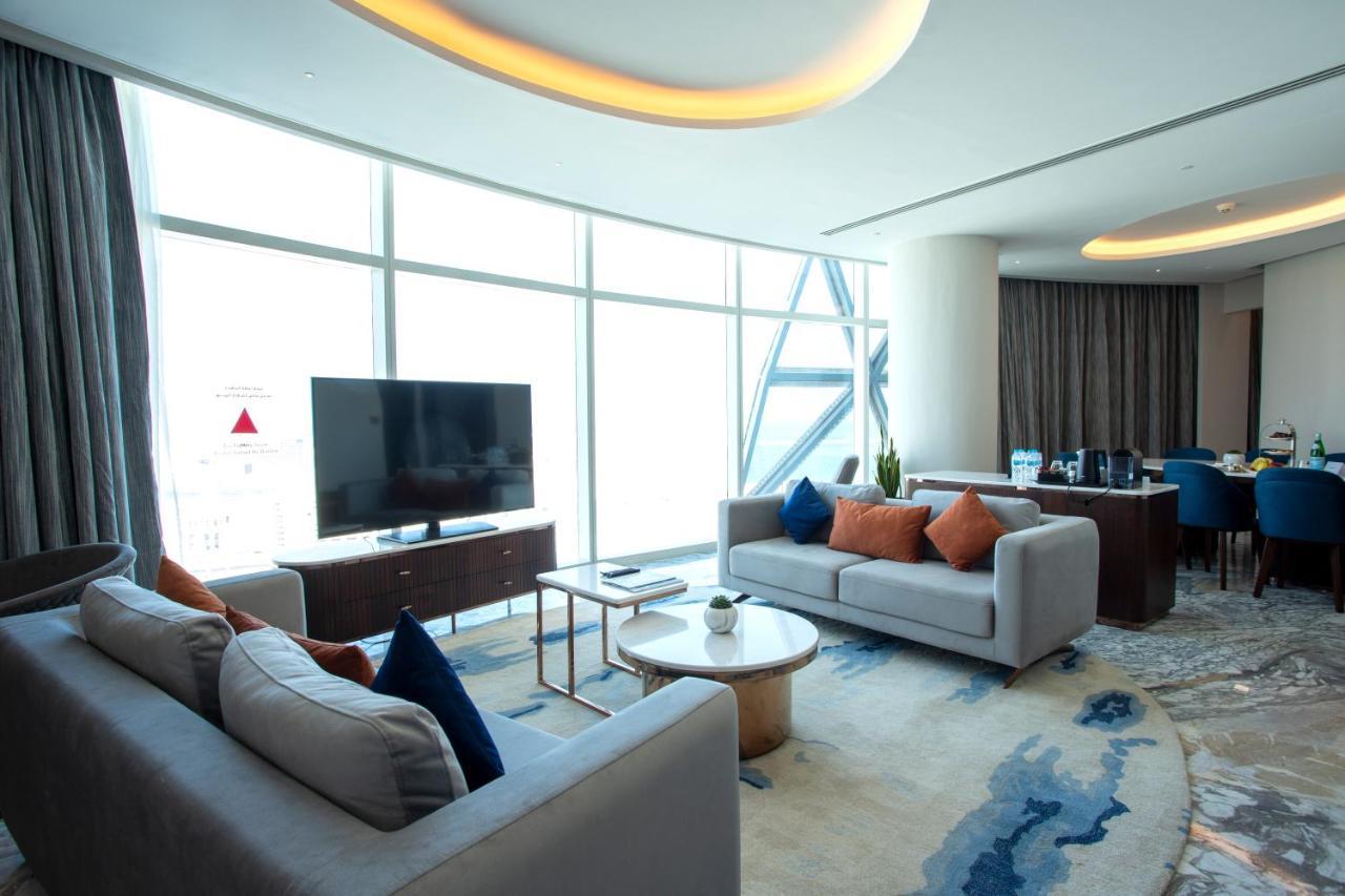 Century Marina Hotel - Lusail Exteriör bild A suite at the hotel