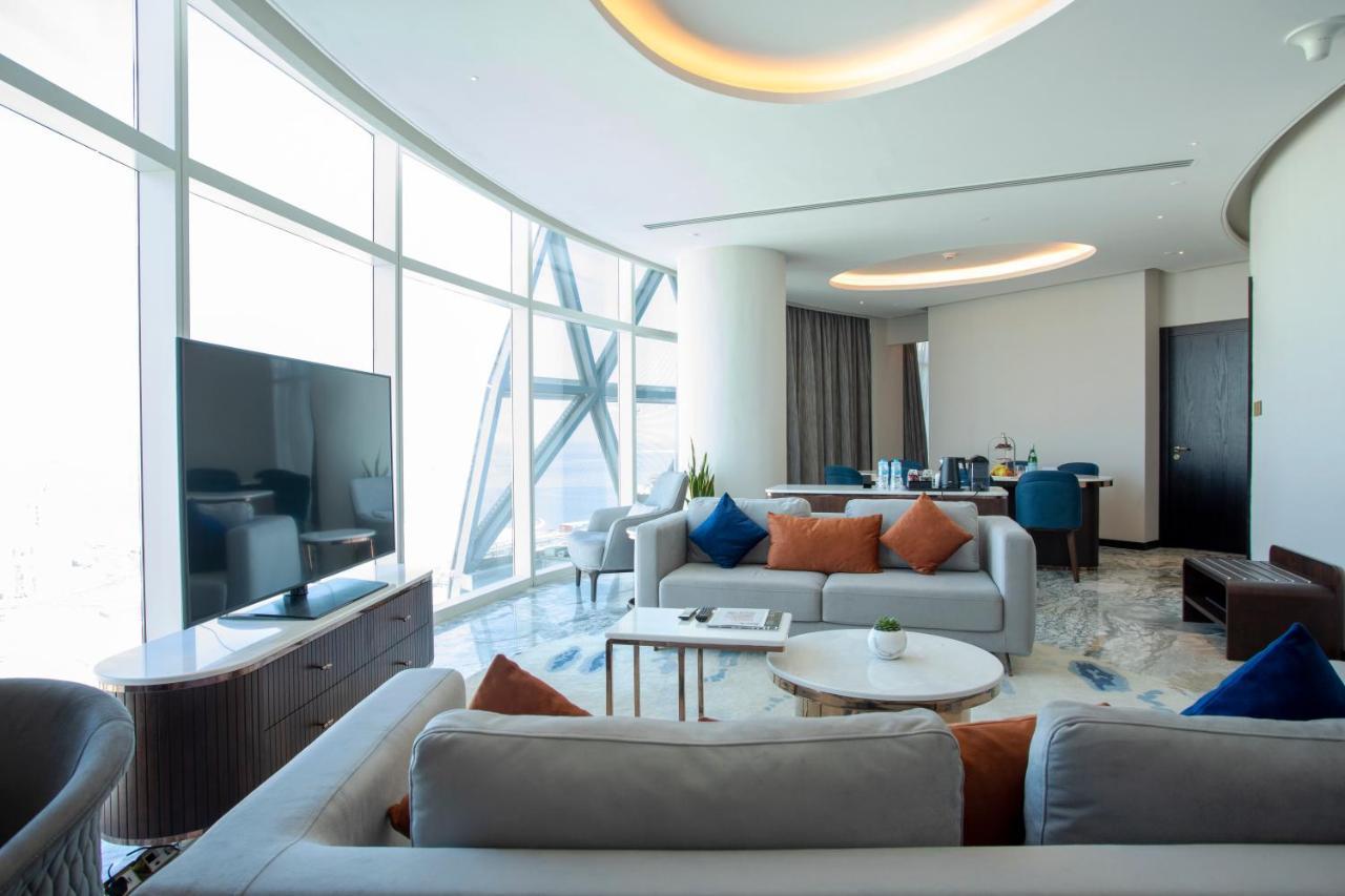 Century Marina Hotel - Lusail Exteriör bild A suite at the hotel