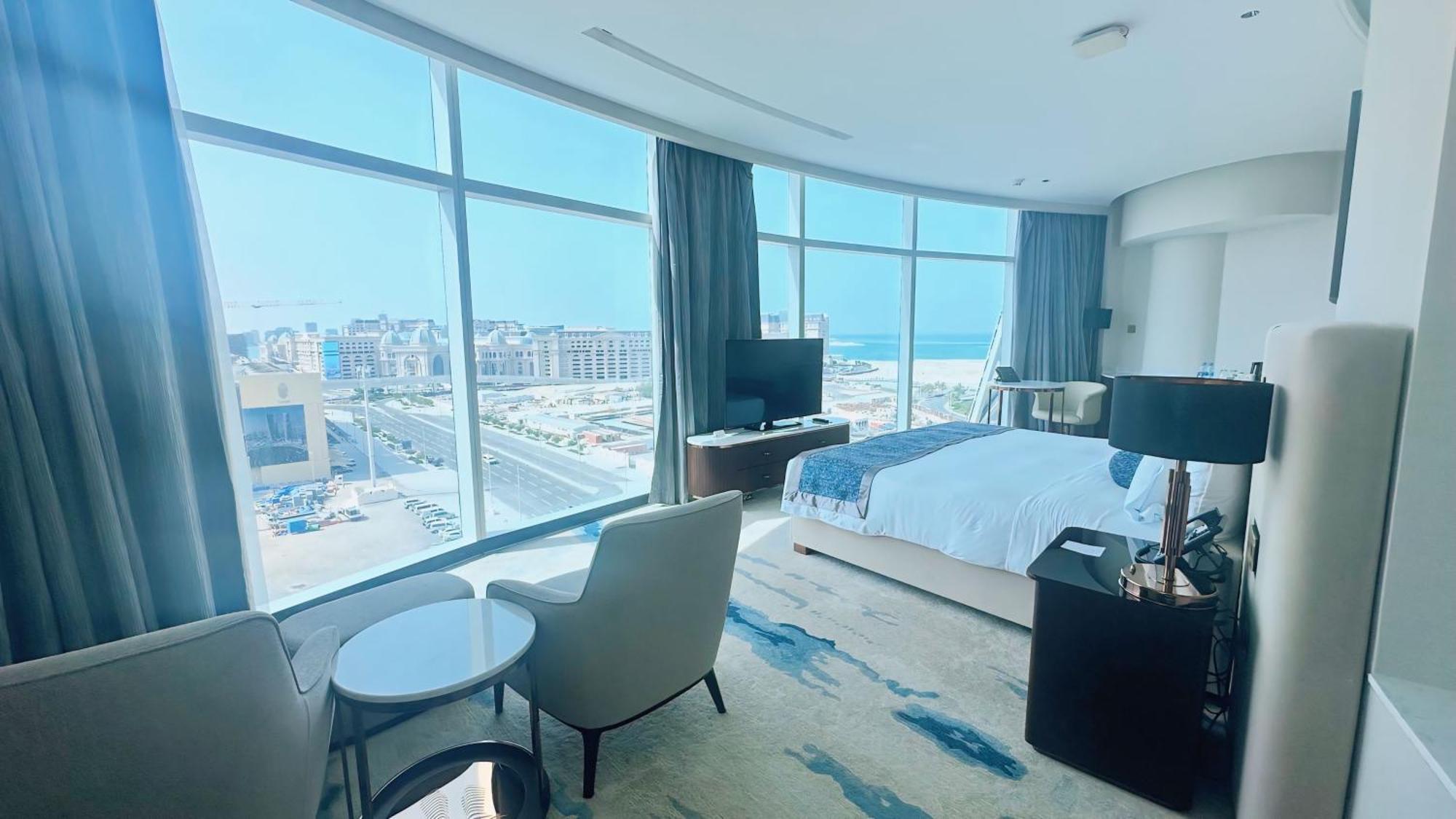 Century Marina Hotel - Lusail Exteriör bild A bedroom at the hotel